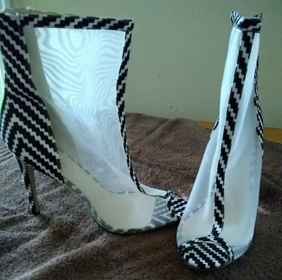 Heels - Picture 1 of 2